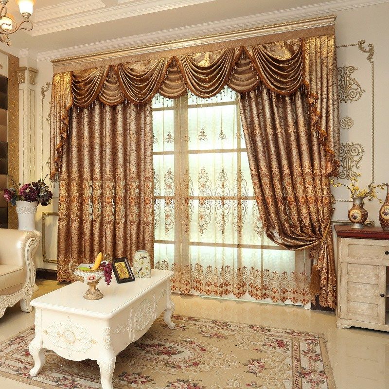 Rèm cổ điển sang trọng làm nên sự khác biệt trong phòng của bạn. Chúng được thiết kế để phù hợp với bất kỳ nội thất cổ điển nào, khiến phòng của bạn trở nên quý phái và đẳng cấp.